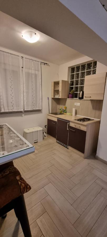 Apartmani Tatic Štinjan Eksteriør billede