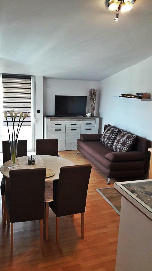 Apartmani Tatic Štinjan Eksteriør billede
